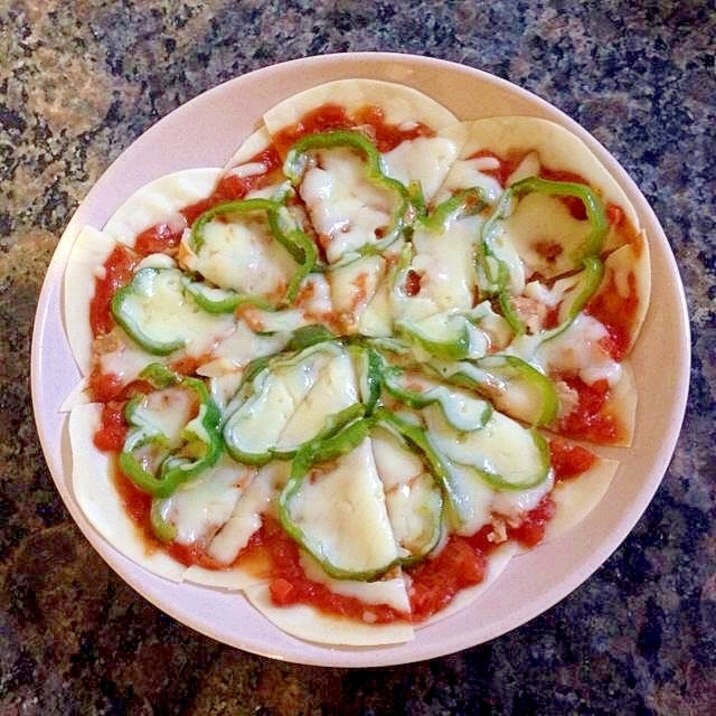 超かんたん！餃子の皮ピザ